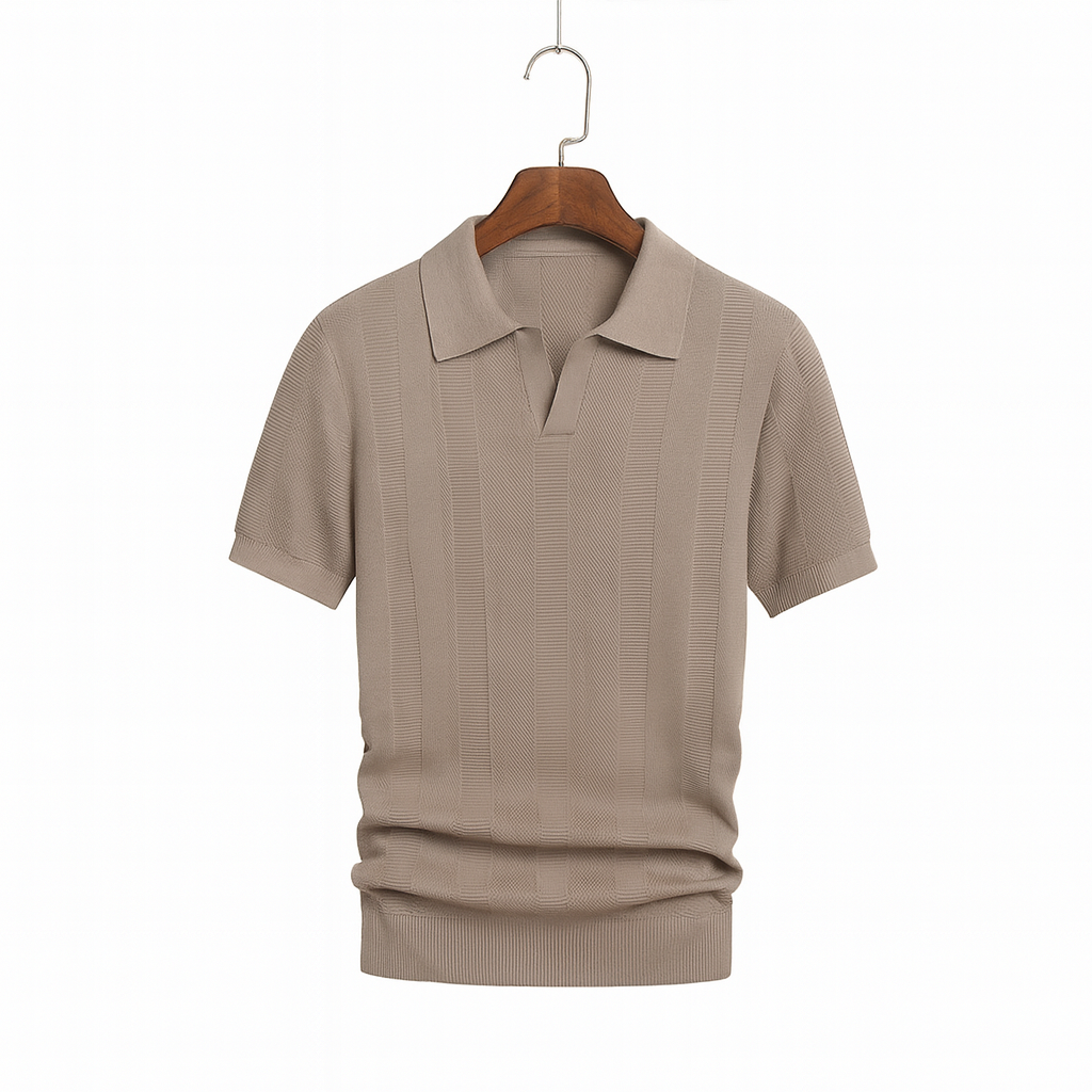 Luźna koszulka polo w paski z dekoltem