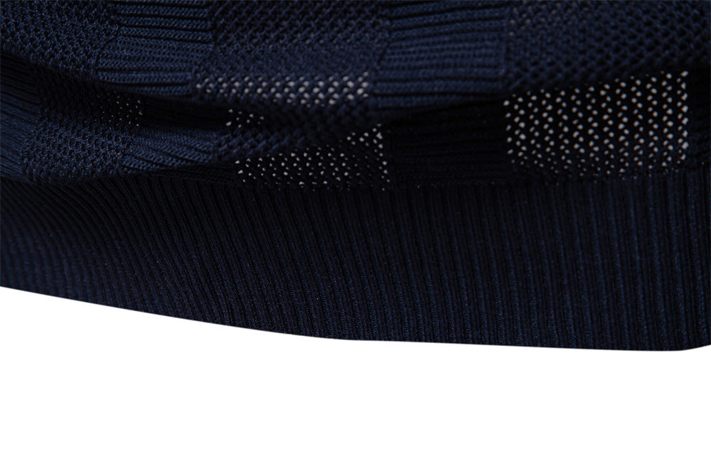 Luźna koszulka polo w paski z dekoltem