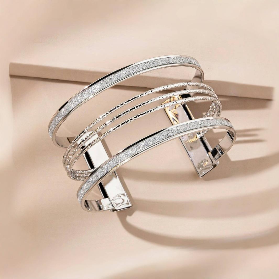 Hollow Geometric Frosted Cuff