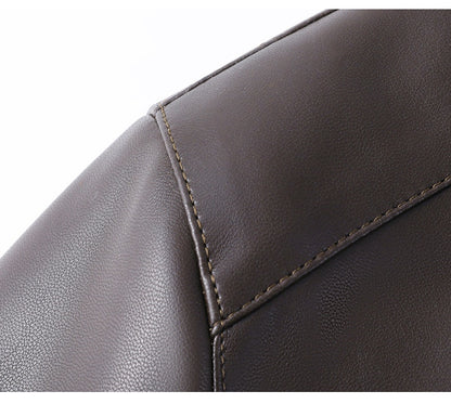 Skórzany płaszcz z podszewką i futrzanym kołnierzem