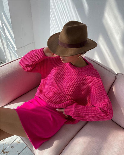 Minimalist Ribbed Knit Round Neck Sweater