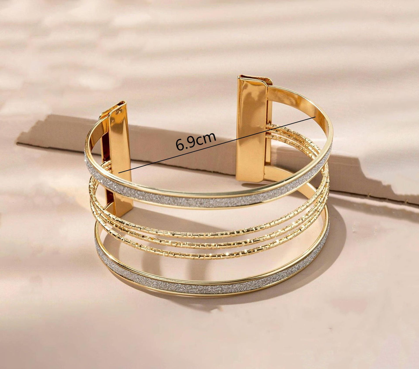 Hollow Geometric Frosted Cuff