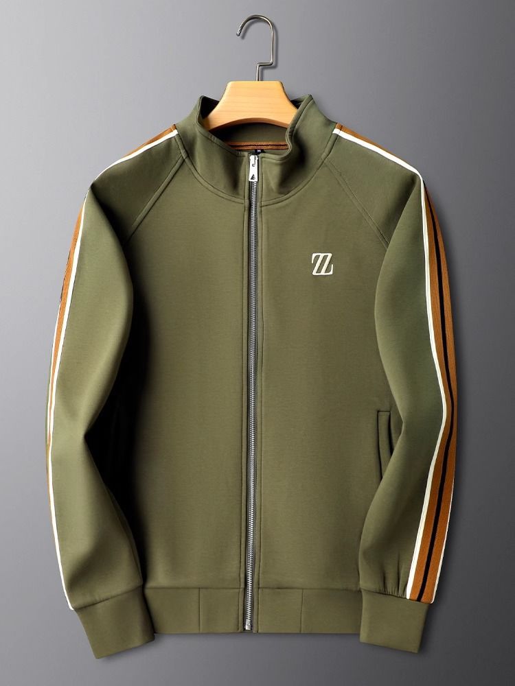 Męski garnitur w paski z patchworkiem