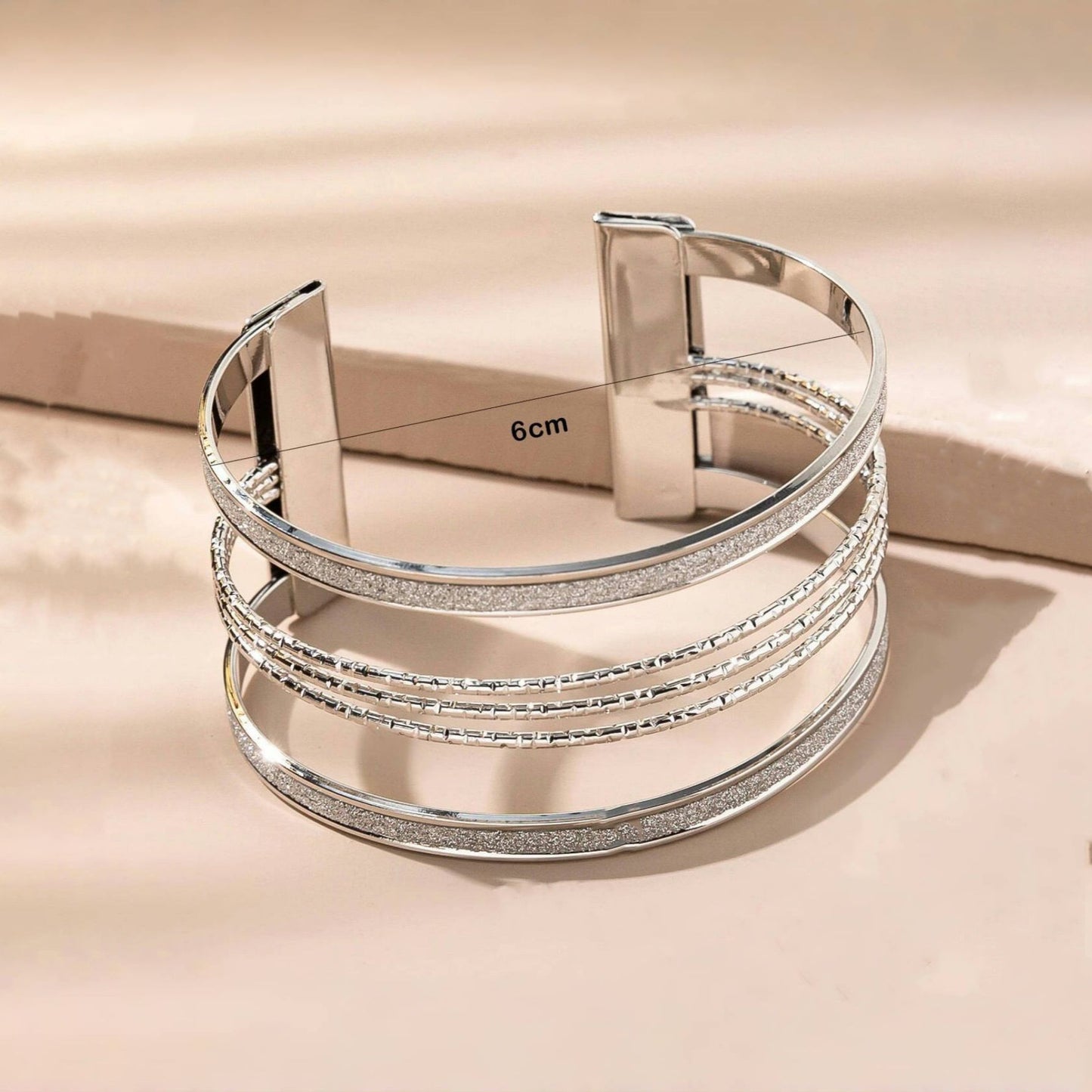 Hollow Geometric Frosted Cuff