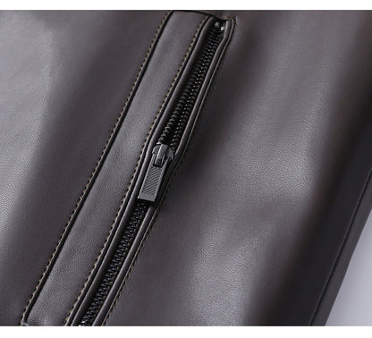 Skórzany płaszcz z podszewką i futrzanym kołnierzem