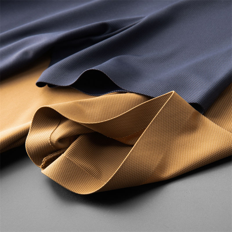 Jedwabisty lodowy jedwabny garnitur