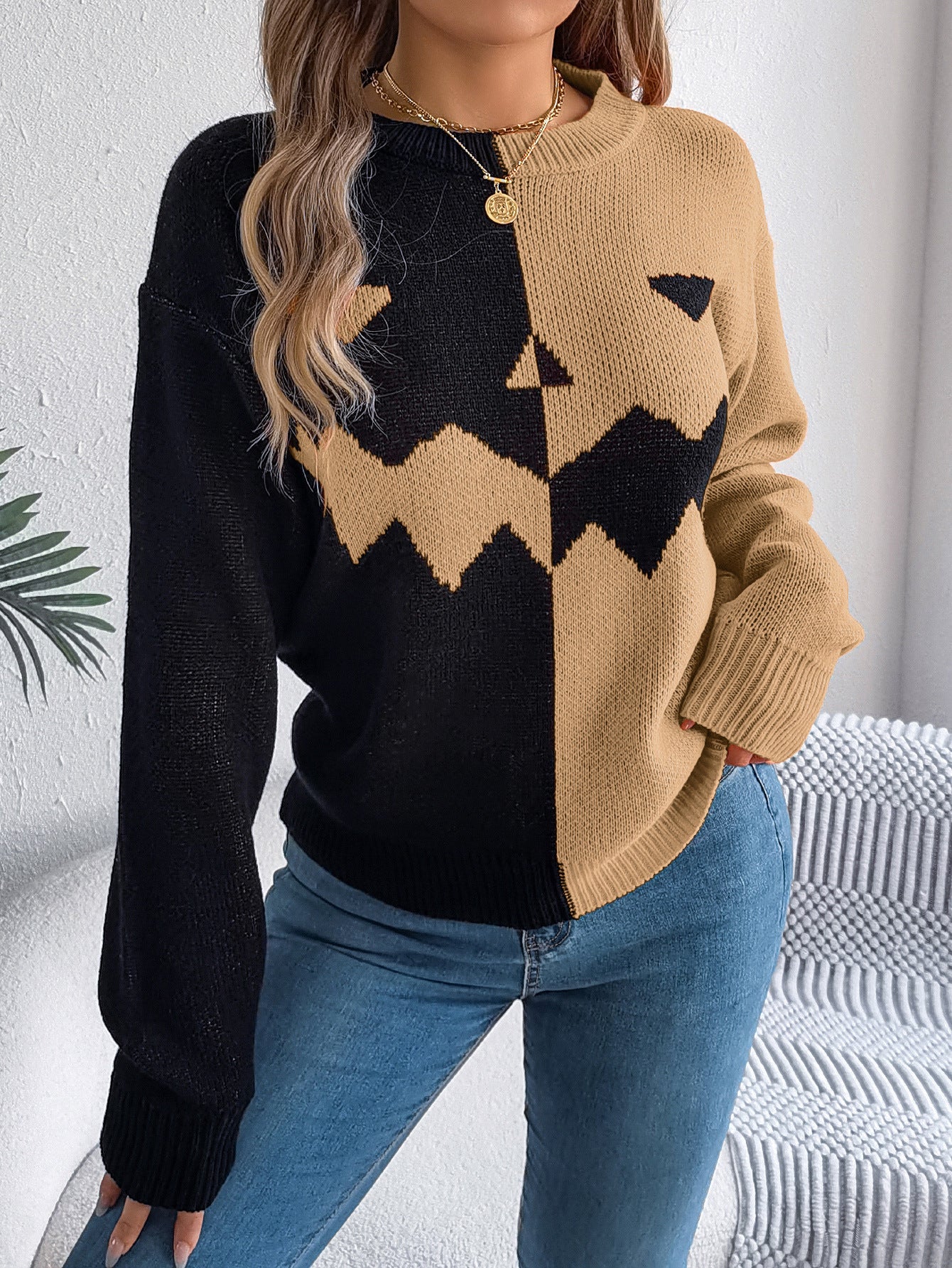 Spooky Face Contrast Pullover